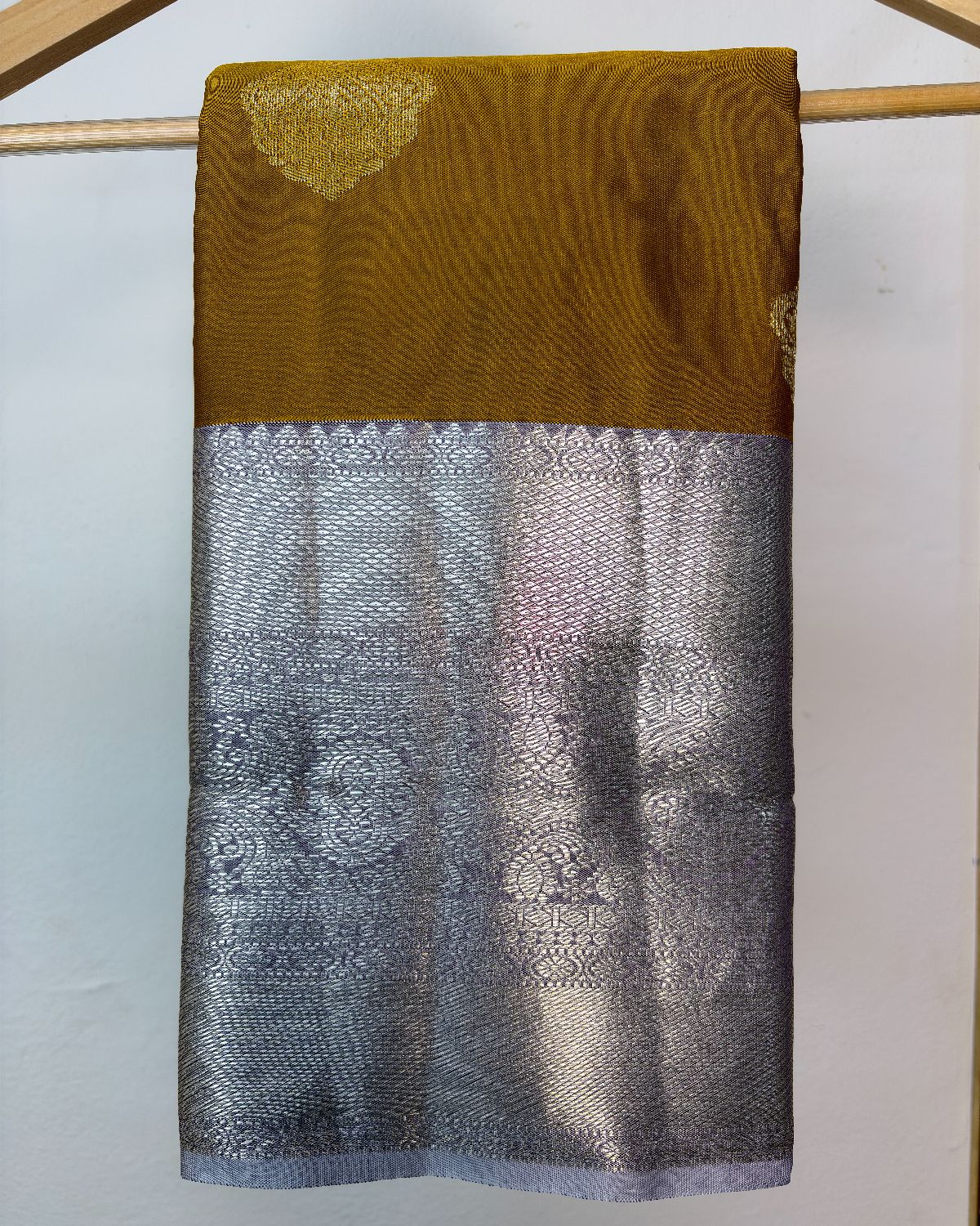 Semi Silk Kanchipuram Saree with Buti Weaving