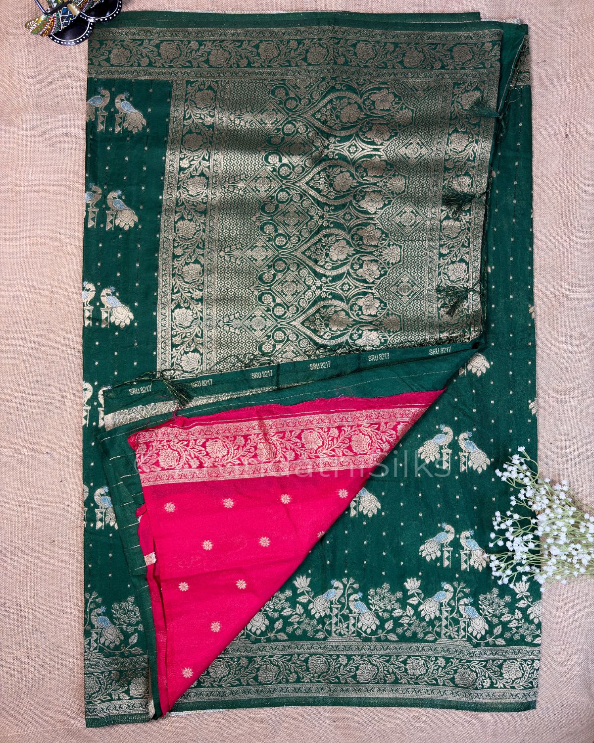 Rich Mashru Silk Saree with Contrast Pallu and Woven Border - Green