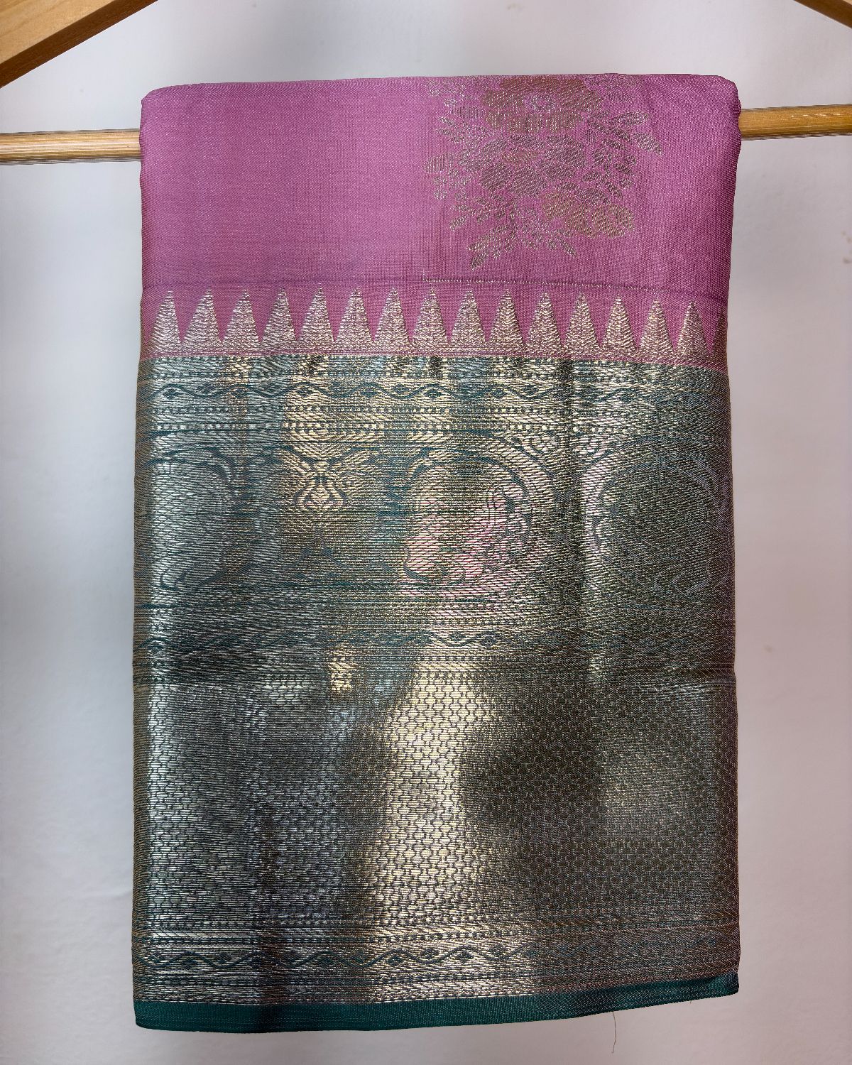Semi Silk Kanchipuram Saree with Buti Weaving