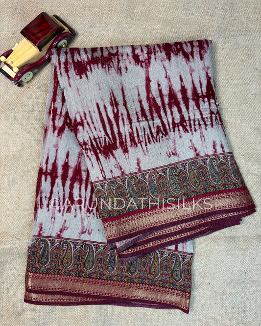 Crush Saree with Paisley Woven Border - Red